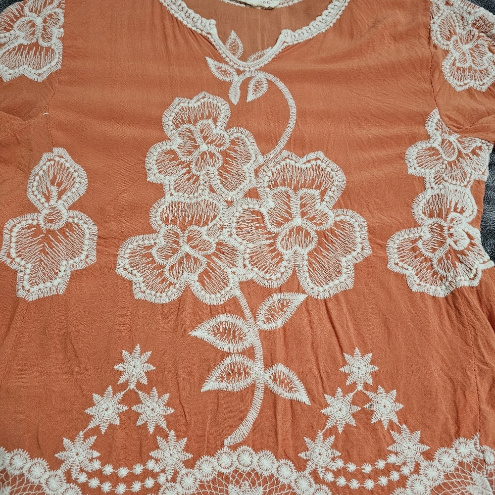 Solitaire Embroidered Boho Top Scalloped Trim Apricot/ White  Medium - Picture 6 of 9